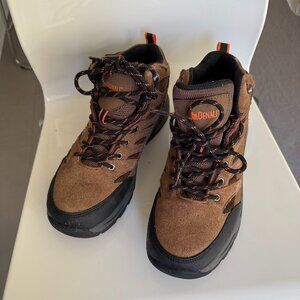 Excellent waterproof Denali hiking snow boots